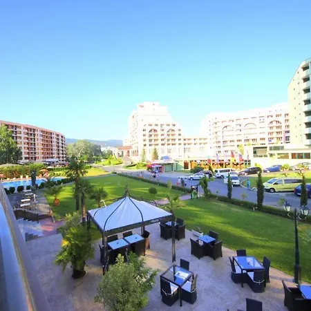 тристаен в Sunny Plaza, Слънчев бряг
