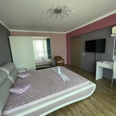 тристаен в Sunny Plaza, * Napospart