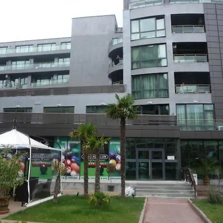 тристаен в Sunny Plaza, Апартамент