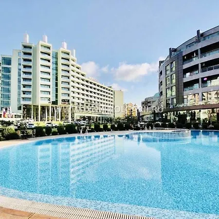тристаен в Sunny Plaza, Daire Sunny Beach